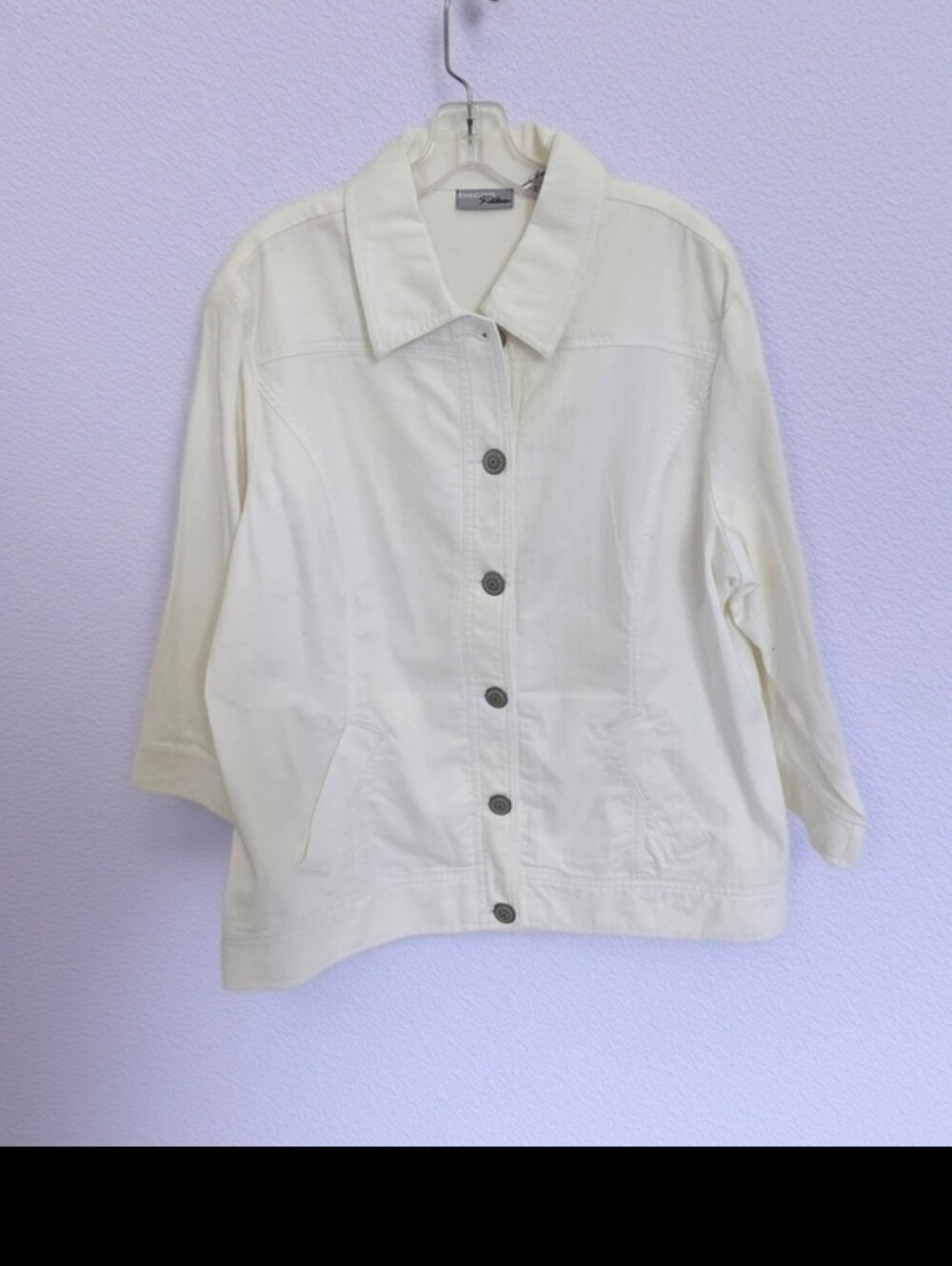 Chico's Women's White Button-Up Lightweight Denim Flattering Jacket Women Size 3 - Picture 10 of 10